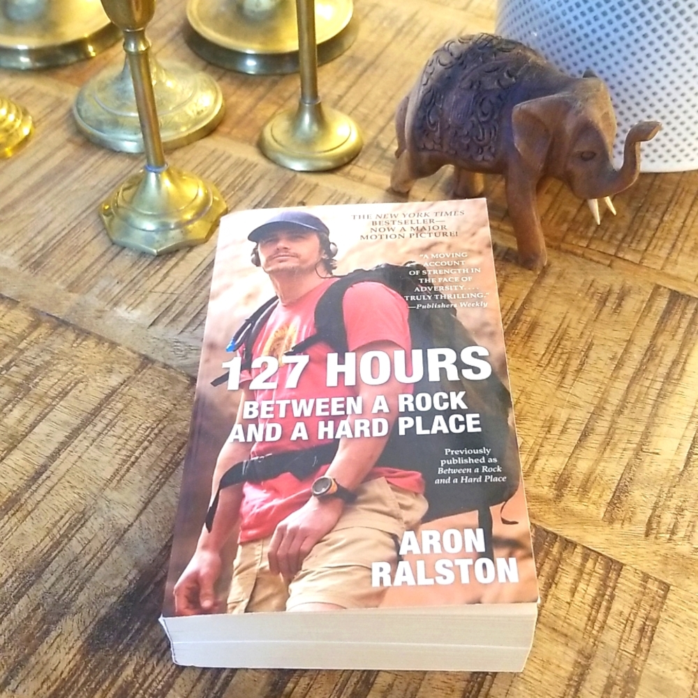 📚 3/$9 📚 127 Hours Between a Rock and a Hard Place Book by Aron Ralston